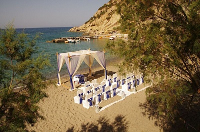 Панорама на оборудованном газоне или участок пляжа при отеле, Агиос Николаос