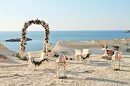 Символическая свадьба в Пафосе: белые скалы и тайный пляж