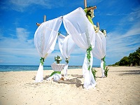 фото Официальная свадебная церемония на <b>Reggue Beach, Очо-Риос</b>  — Ямайка