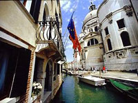 Фото Предложение руки и сердца в Венеции, Италия